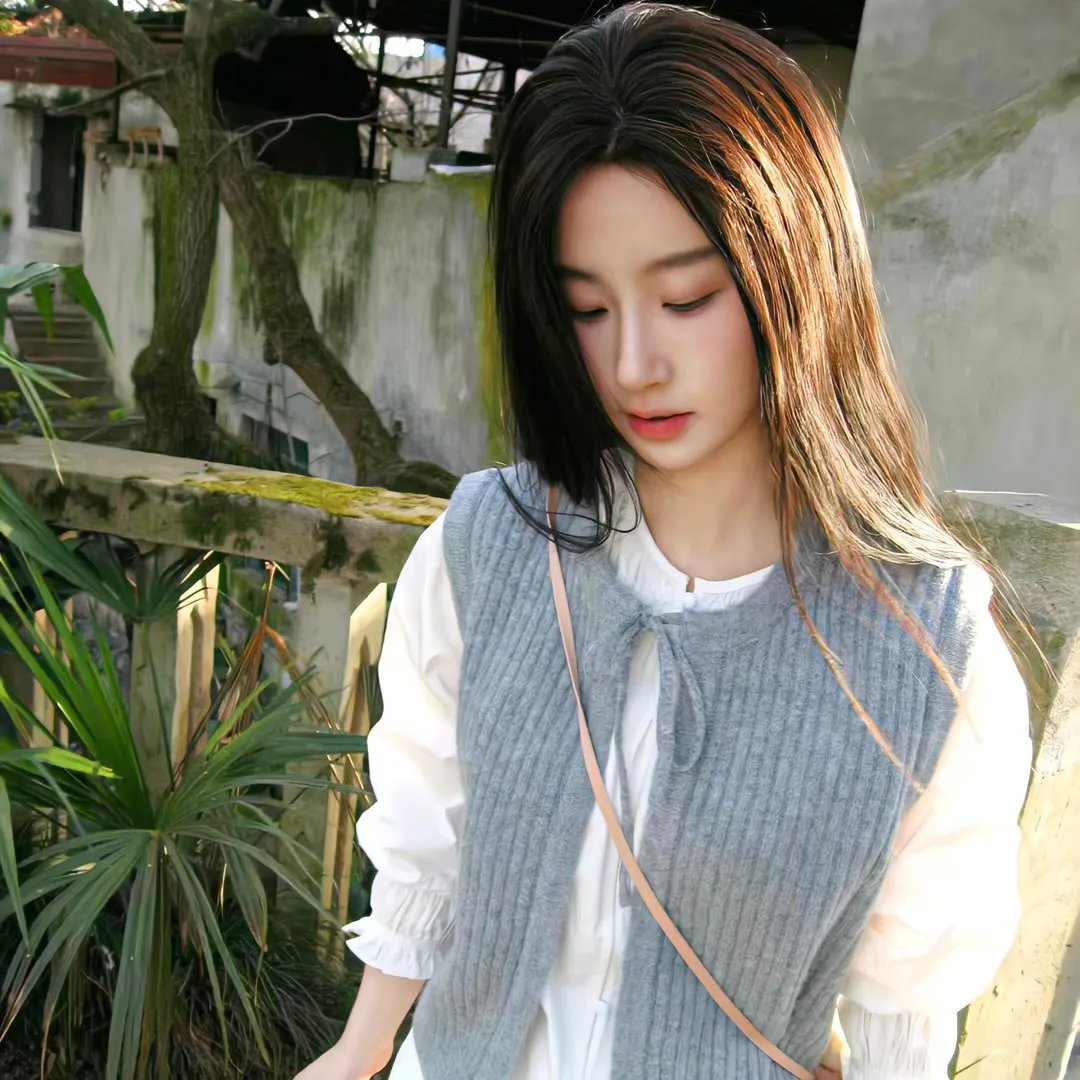 小姑娘艾萝依